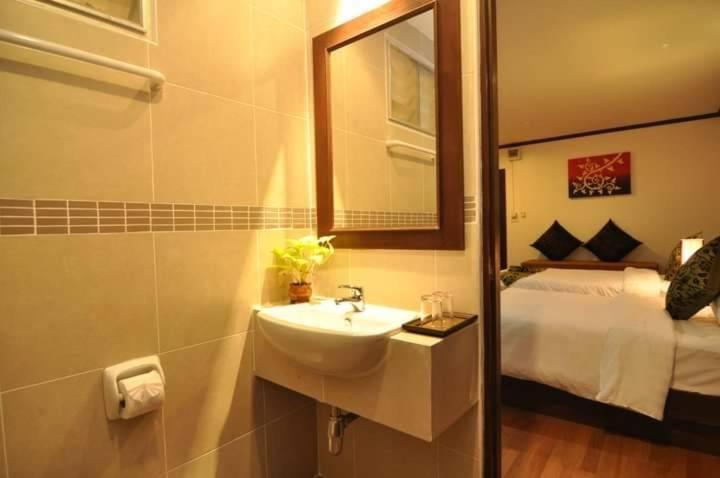 Hemingway'S Hotel Patong Luaran gambar